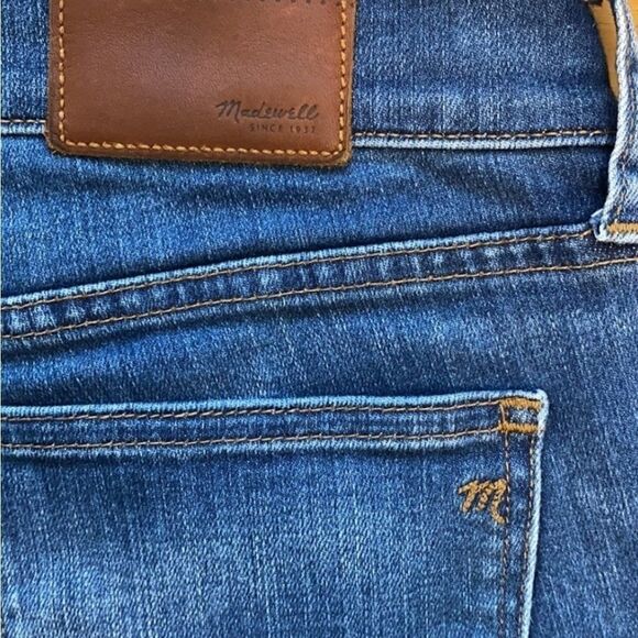 Madewell Alley Straight Mid Rise Raw Hem Jeans - Picture 4 of 13